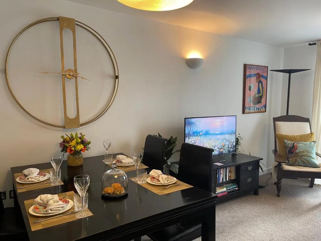 Image 1 of Lombok Apartment near Old Street,Islington,Angel
