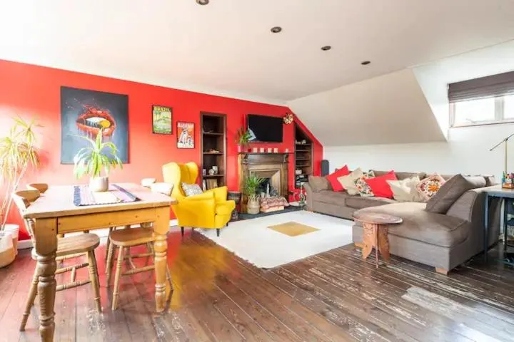 Image 4 of London Bedroom in secure leafy area