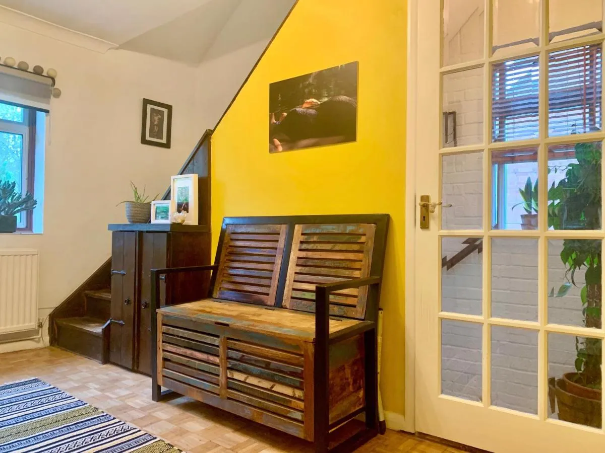 Image 5 of London Bedroom in secure leafy area