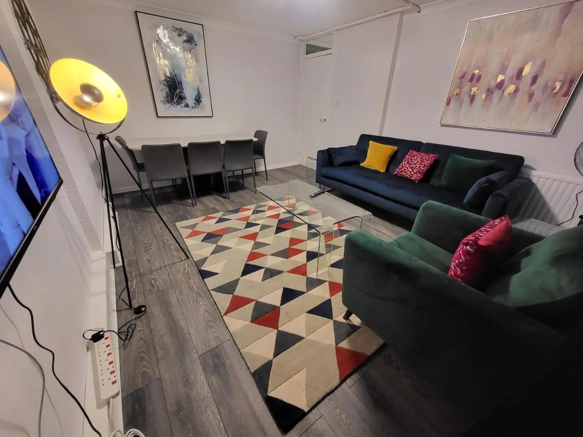 Image 5 of London Central Modern Apartment Charlton