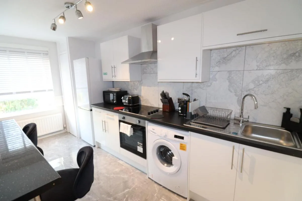 Image 4 of London Central Modern Apartment Charlton