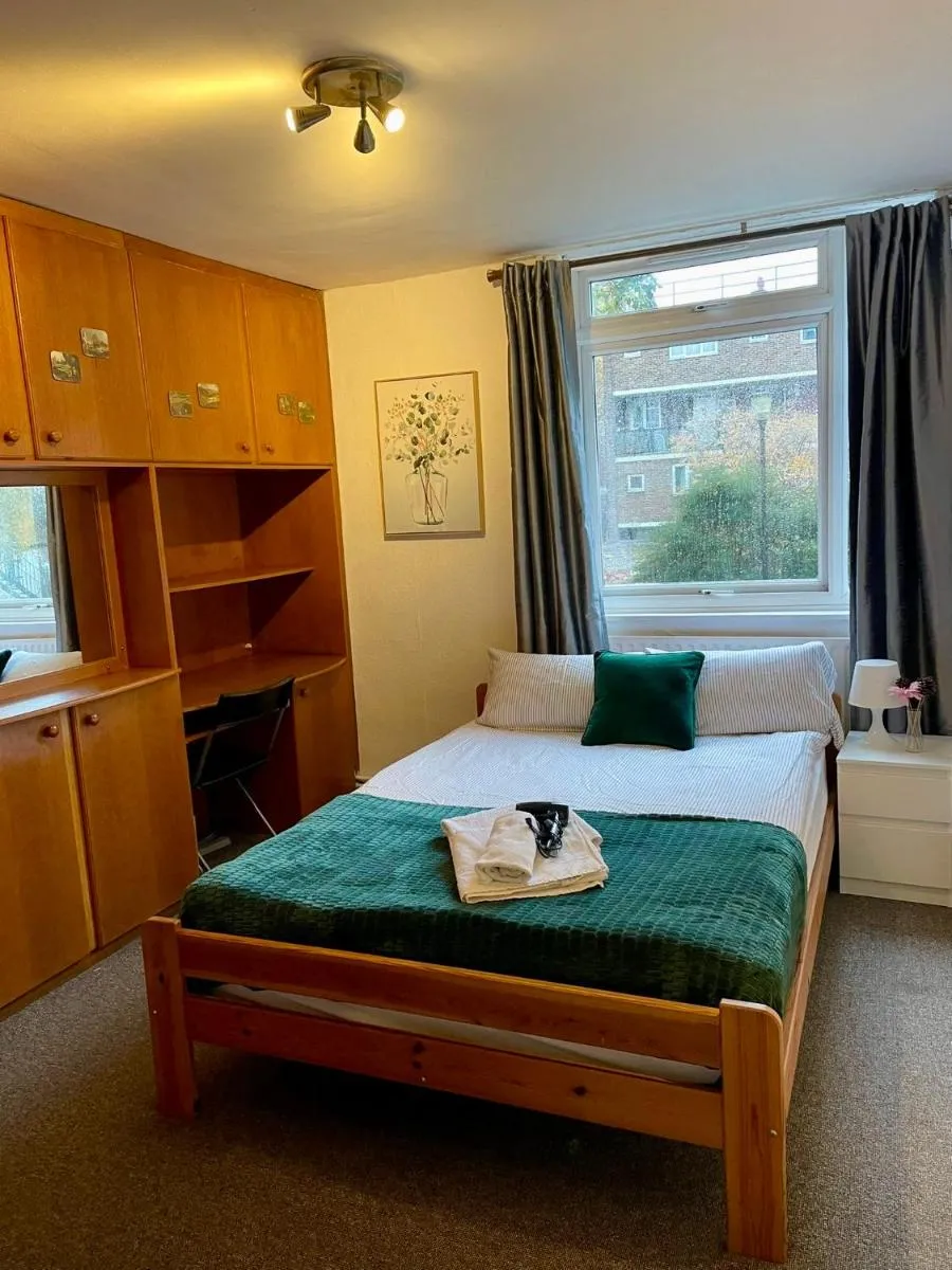 Image 4 of London City Apartment