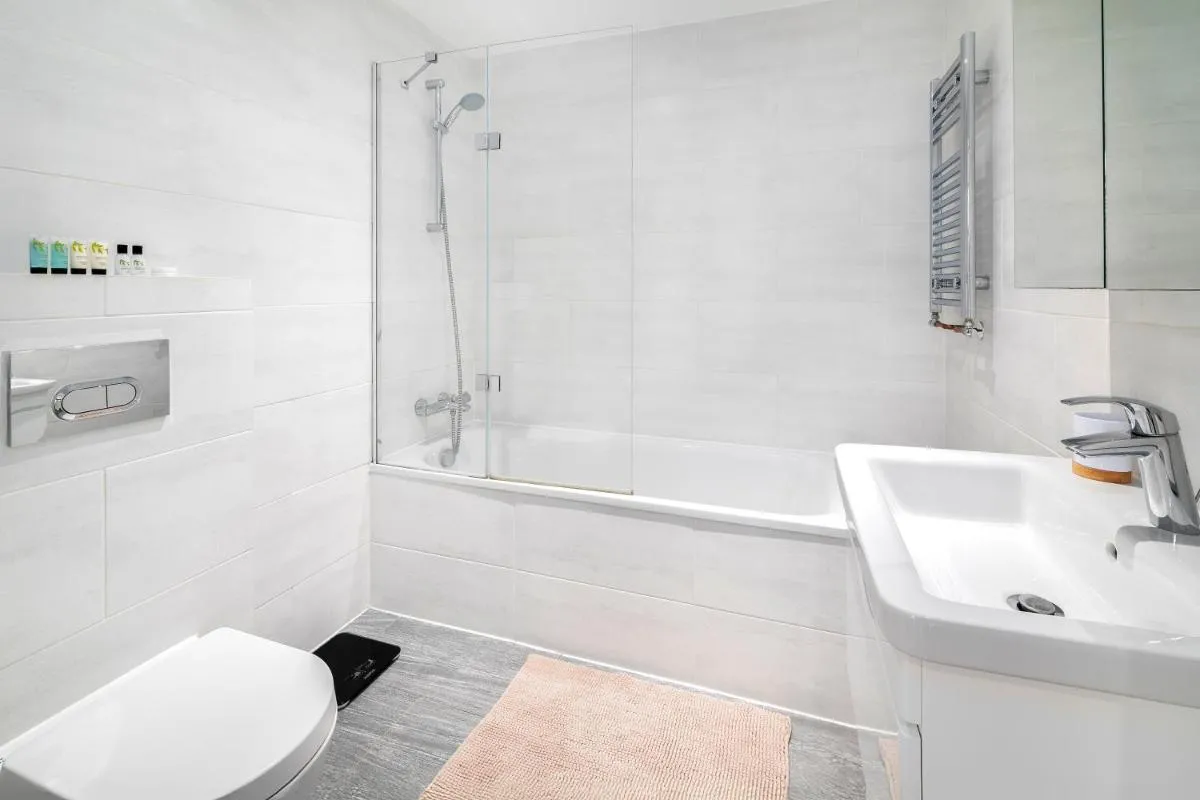 Image 3 of London City Hoxton Shoreditch 2 Bdr 2 Bath Balcony
