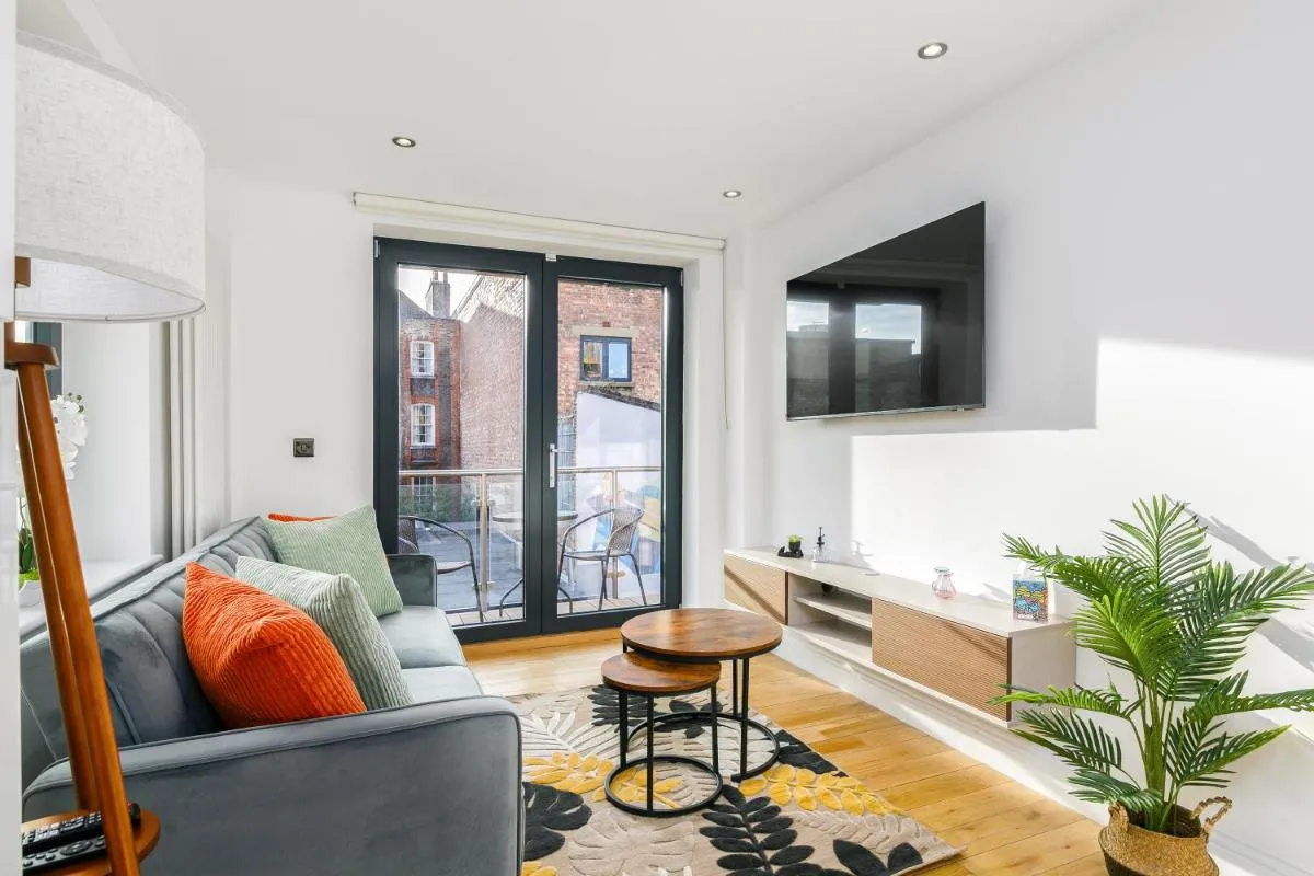 Image 5 of London City Shoreditch Hoxton Modern 2Bedroom 2 Bathroom with Balcony Sleeps 6