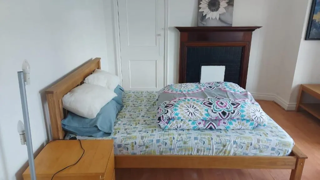 Image 1 of London Edgware Station Apartment