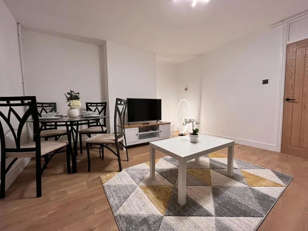 Image 3 of London Flat – Good Access To Central and more!