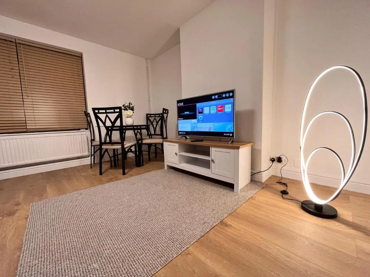 Image 5 of London Flat – Good Access To Central and more!