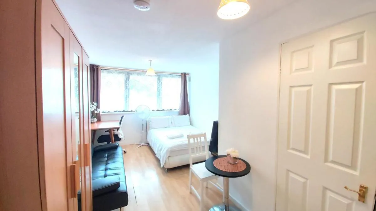 Image 5 of London Harford House rooms