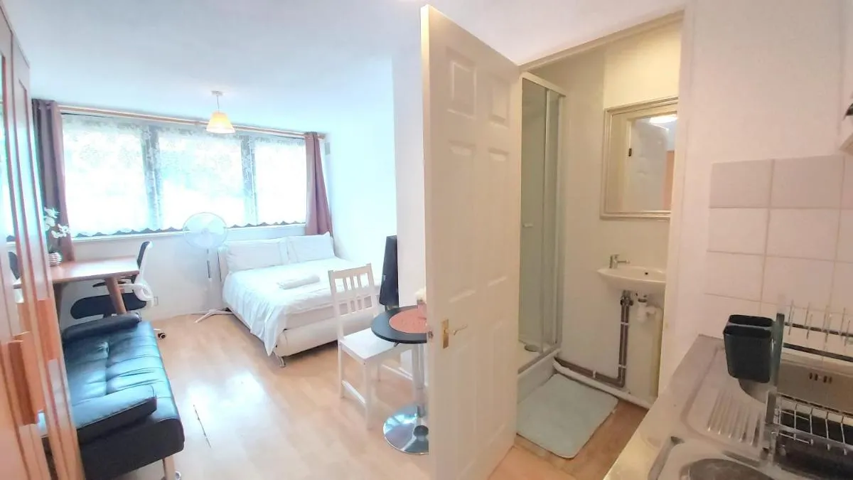 Image 4 of London Harford House rooms