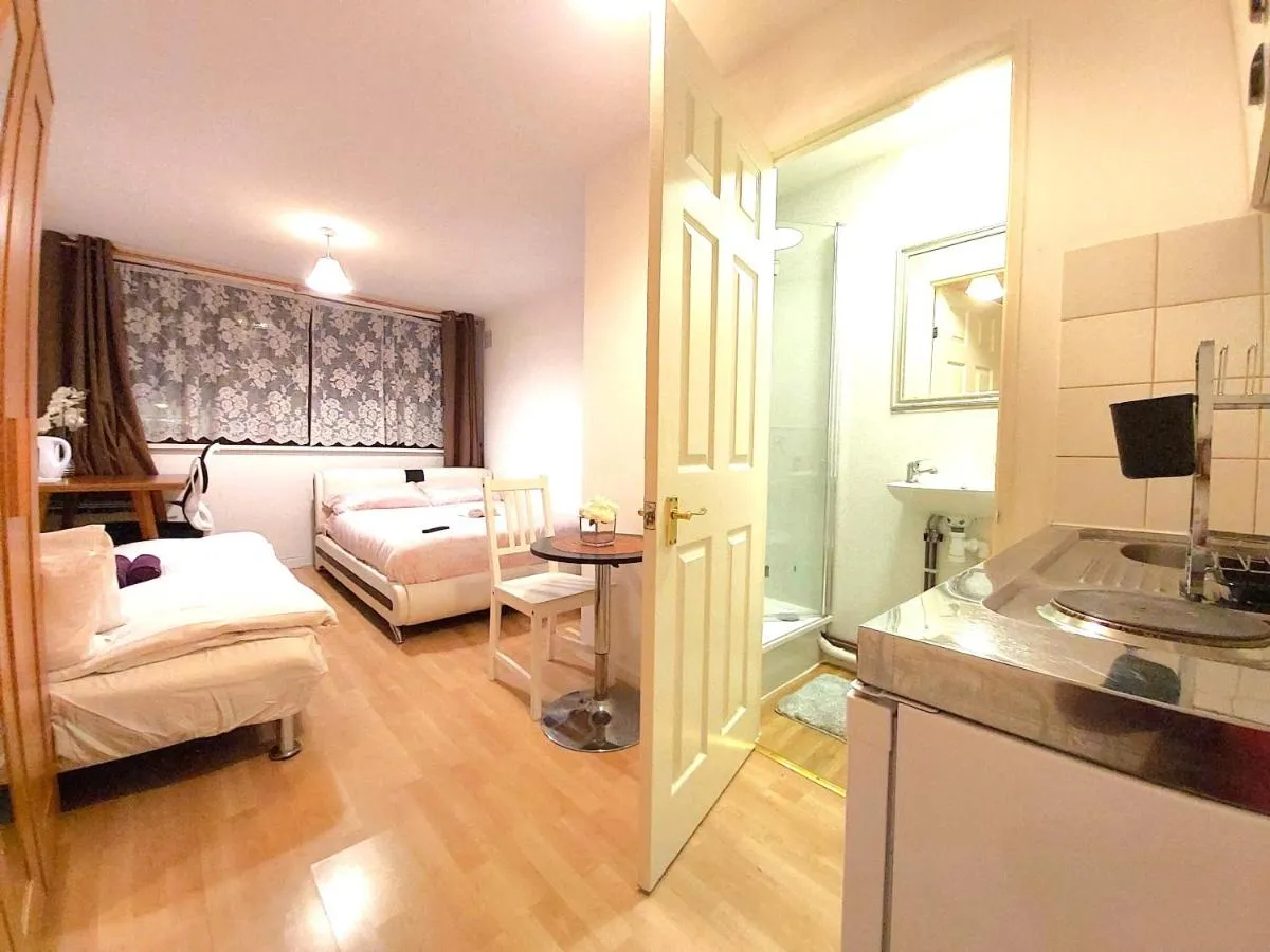 Image 3 of London Harford House rooms