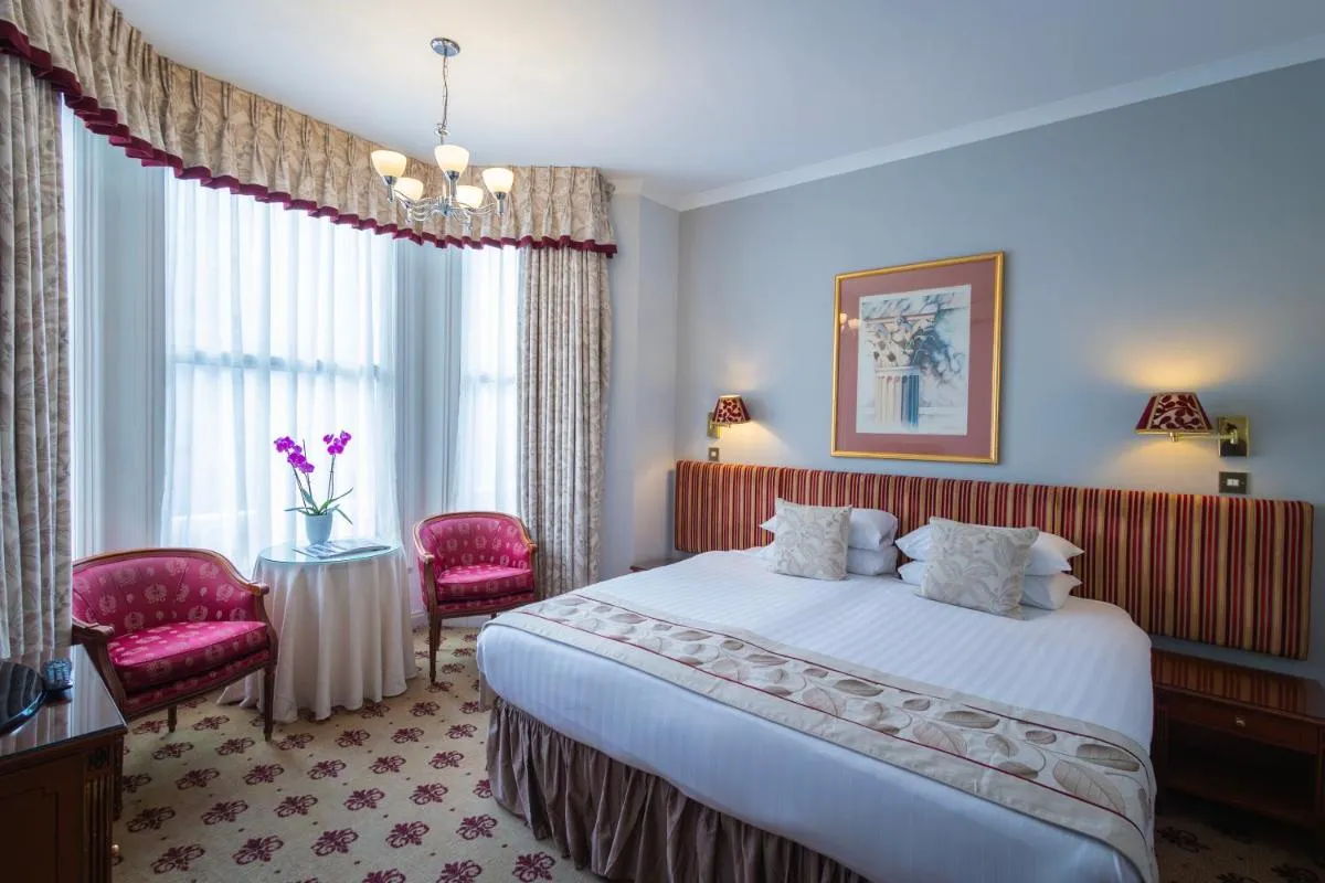 Image 3 of London Lodge Hotel
