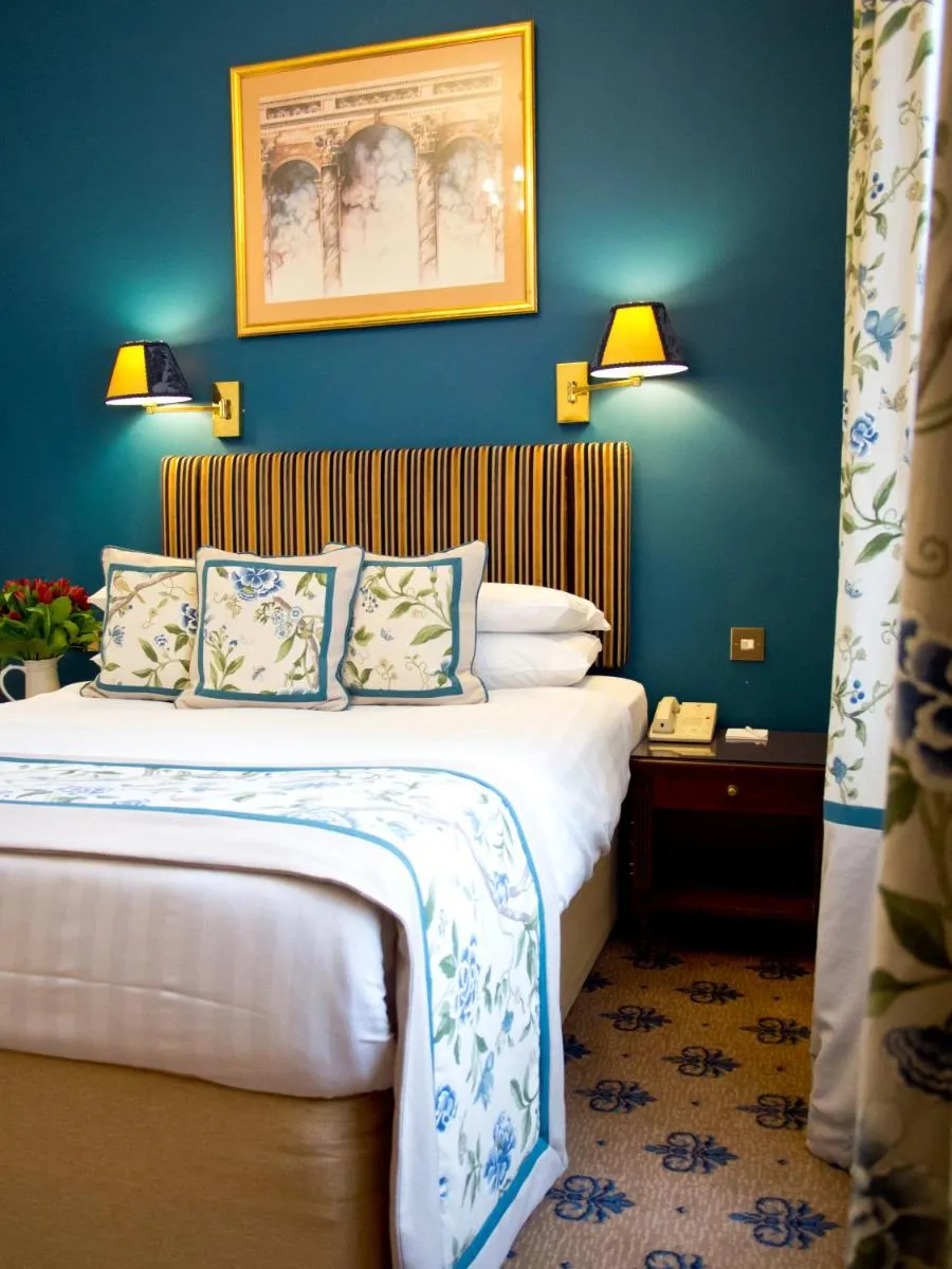 Image 4 of London Lodge Hotel