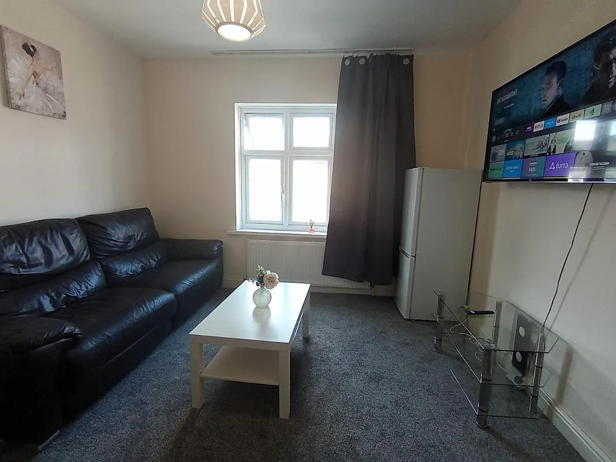 Image 5 of London Luxury 3 Bedroom Apartment close to East Ham Station