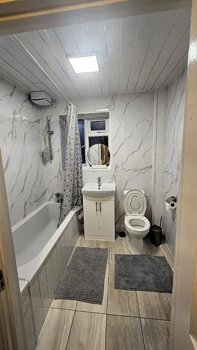 Image 4 of London Luxury 3 Bedroom Apartment close to East Ham Station