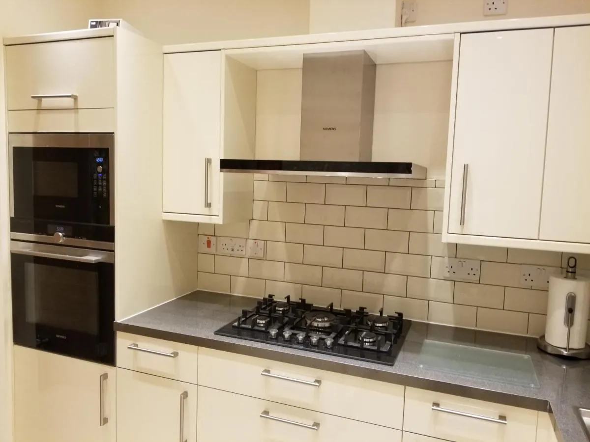 Image 3 of London Luxury Apartments 1 min from Redbridge Station with Parking