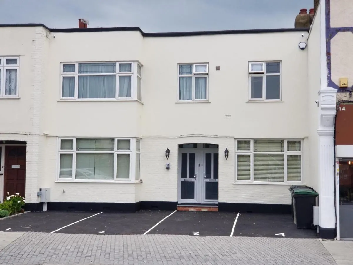 Image 5 of London Luxury Apartments 1min walk from Underground, with FREE PARKING FREE WIFI