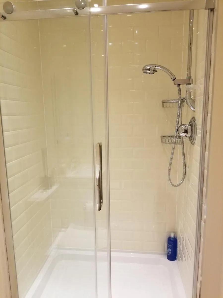 Image 4 of London Luxury Apartments 1min walk from Underground, with FREE PARKING FREE WIFI