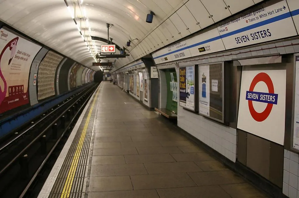 Image 3 of London Luxury near Tube Station
