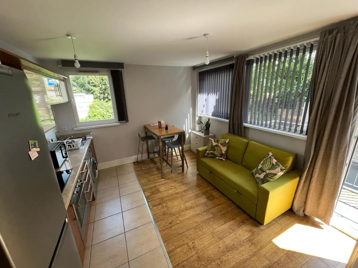 Image 5 of London Modern Flat near transports
