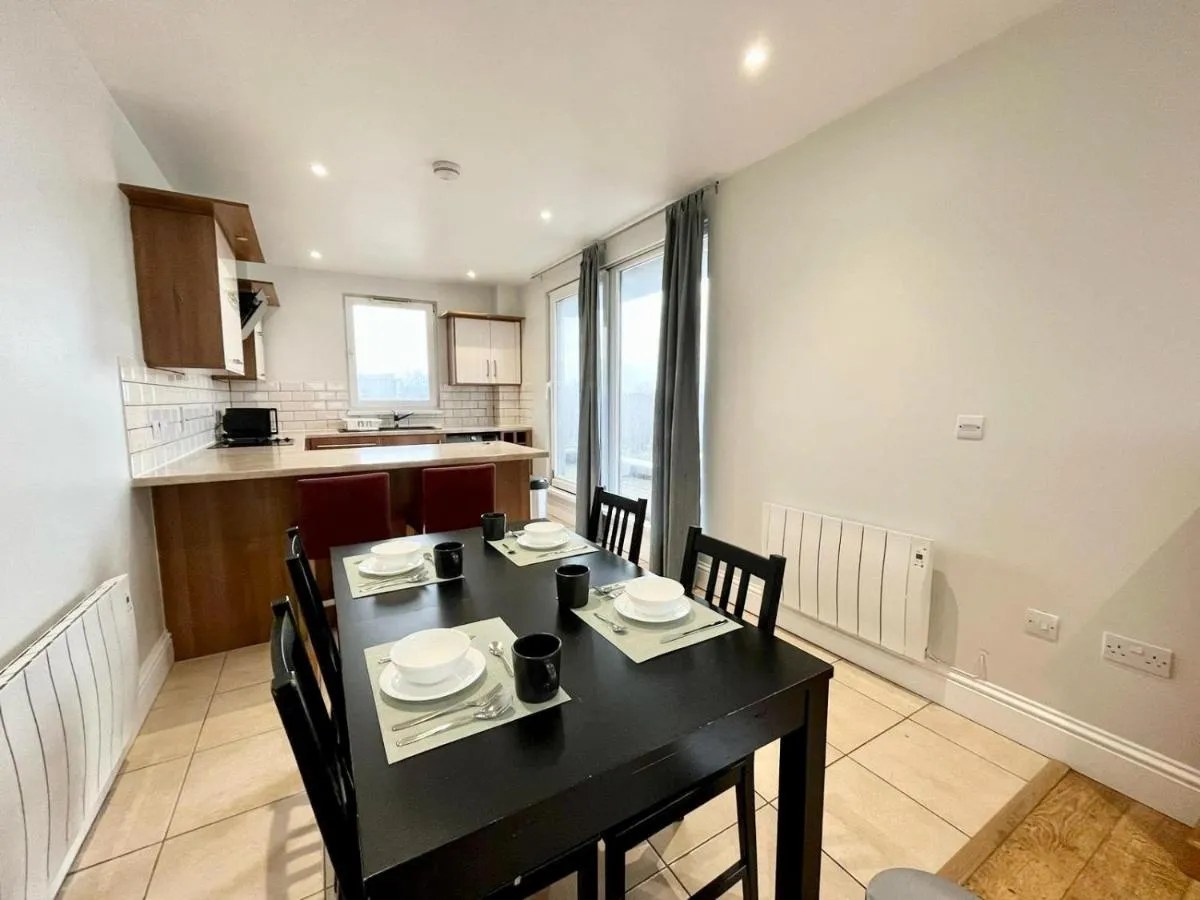 Image 4 of London Modern Flat near transports