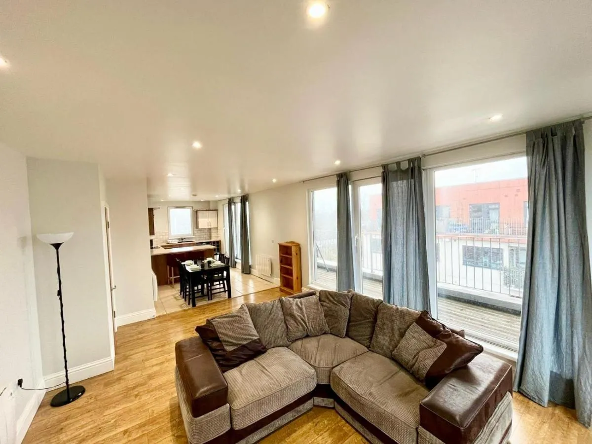 Image 3 of London Modern Flat near transports