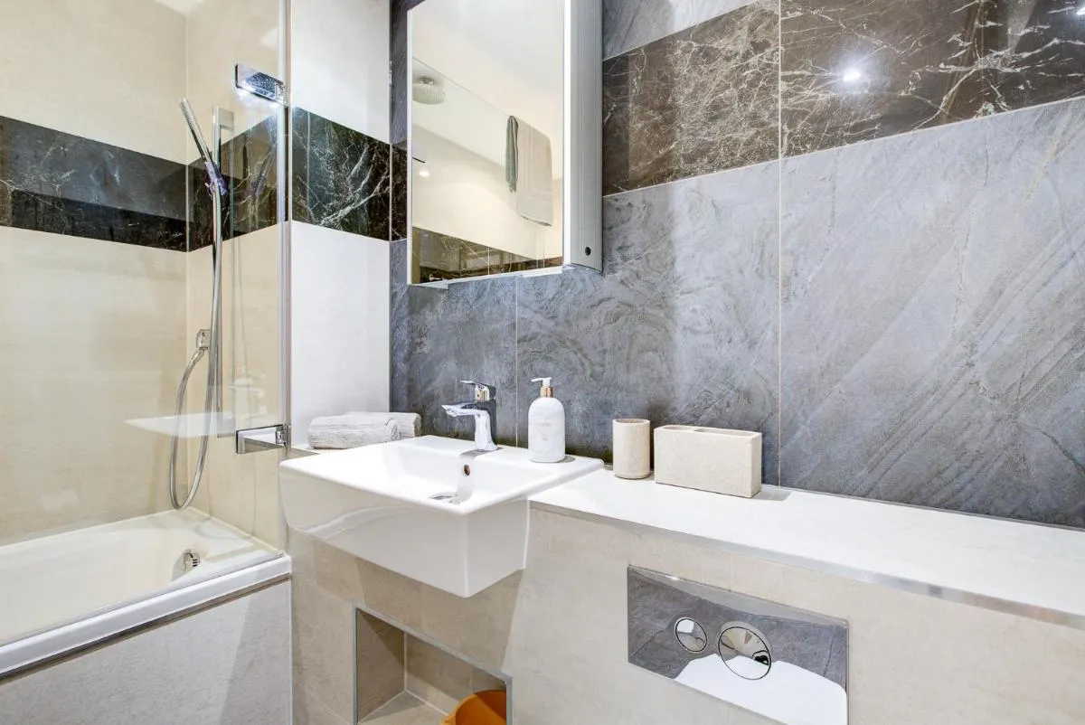 Image 3 of London Paddington Apartment