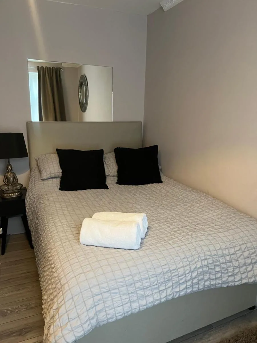Image 3 of London Property Apartments for up to 6, next to Big Ben & London Eye