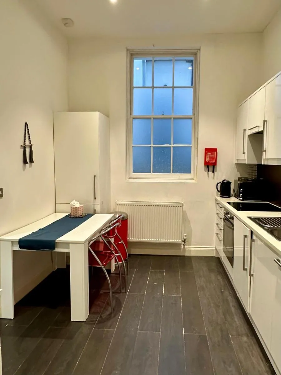Image 5 of London Regency Apartment