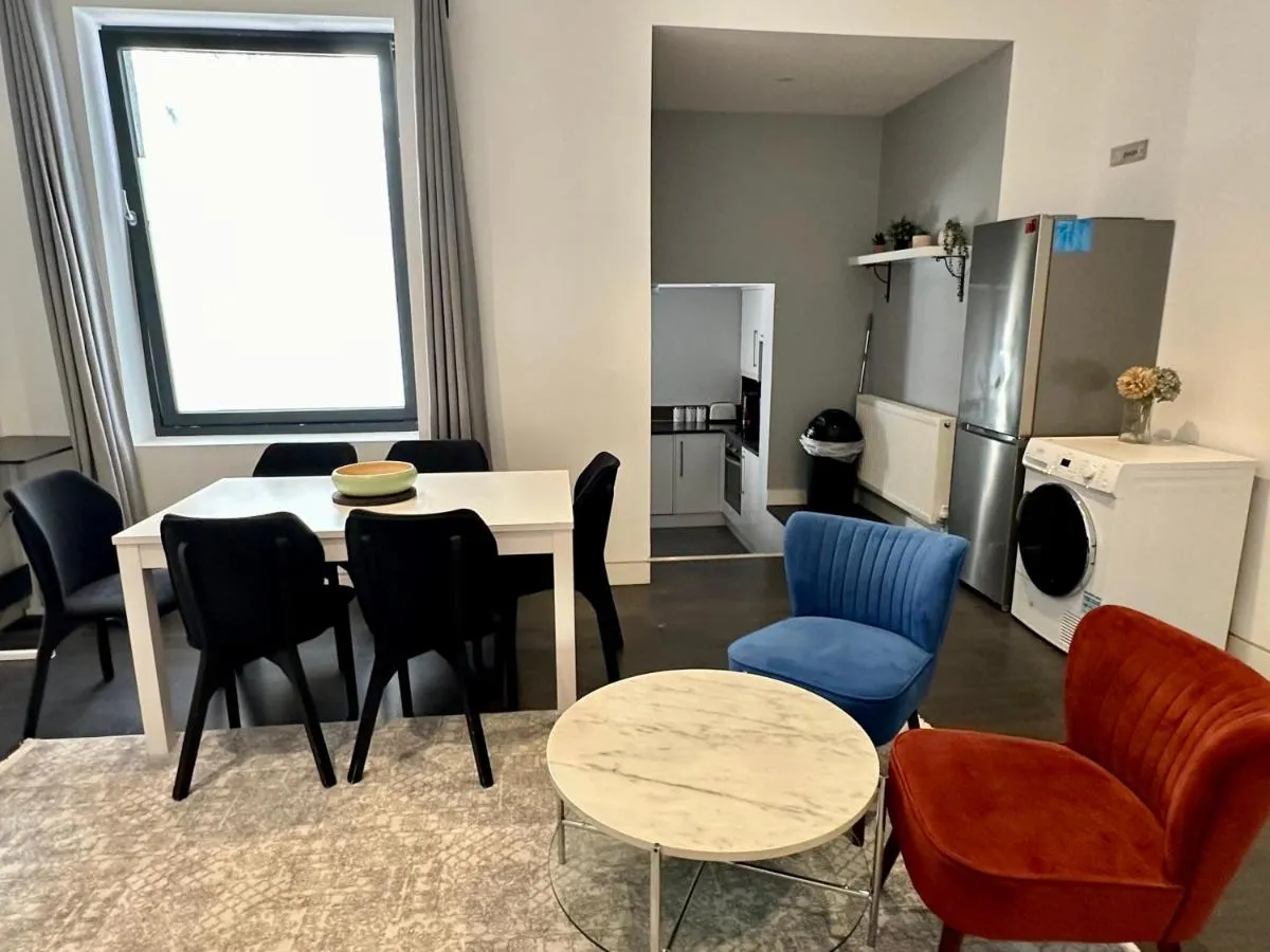 Image 3 of London Regent Apartments