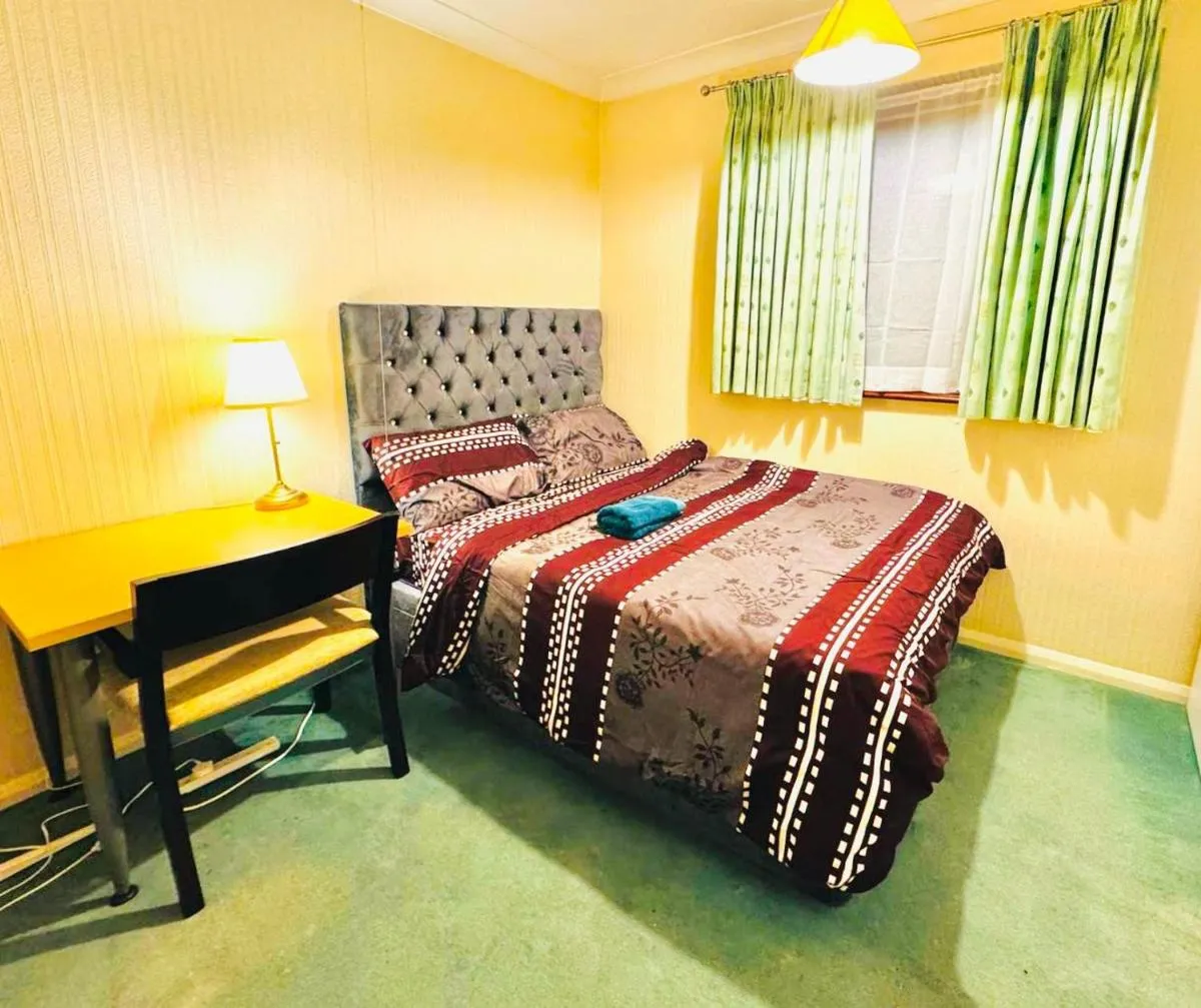 Image 3 of London Serviced Accommodation – Access Elizabeth line