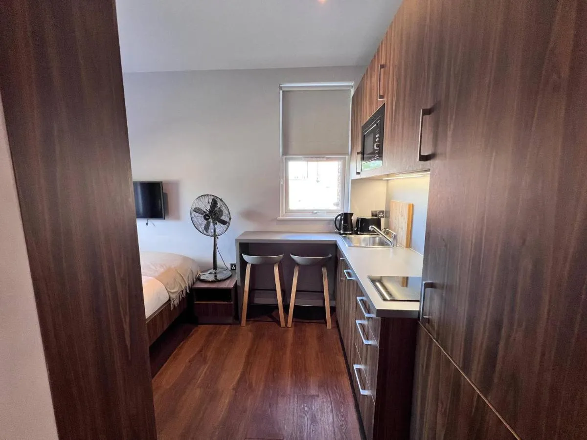 Image 4 of London Studio Retreat – Colney Hatch Lane