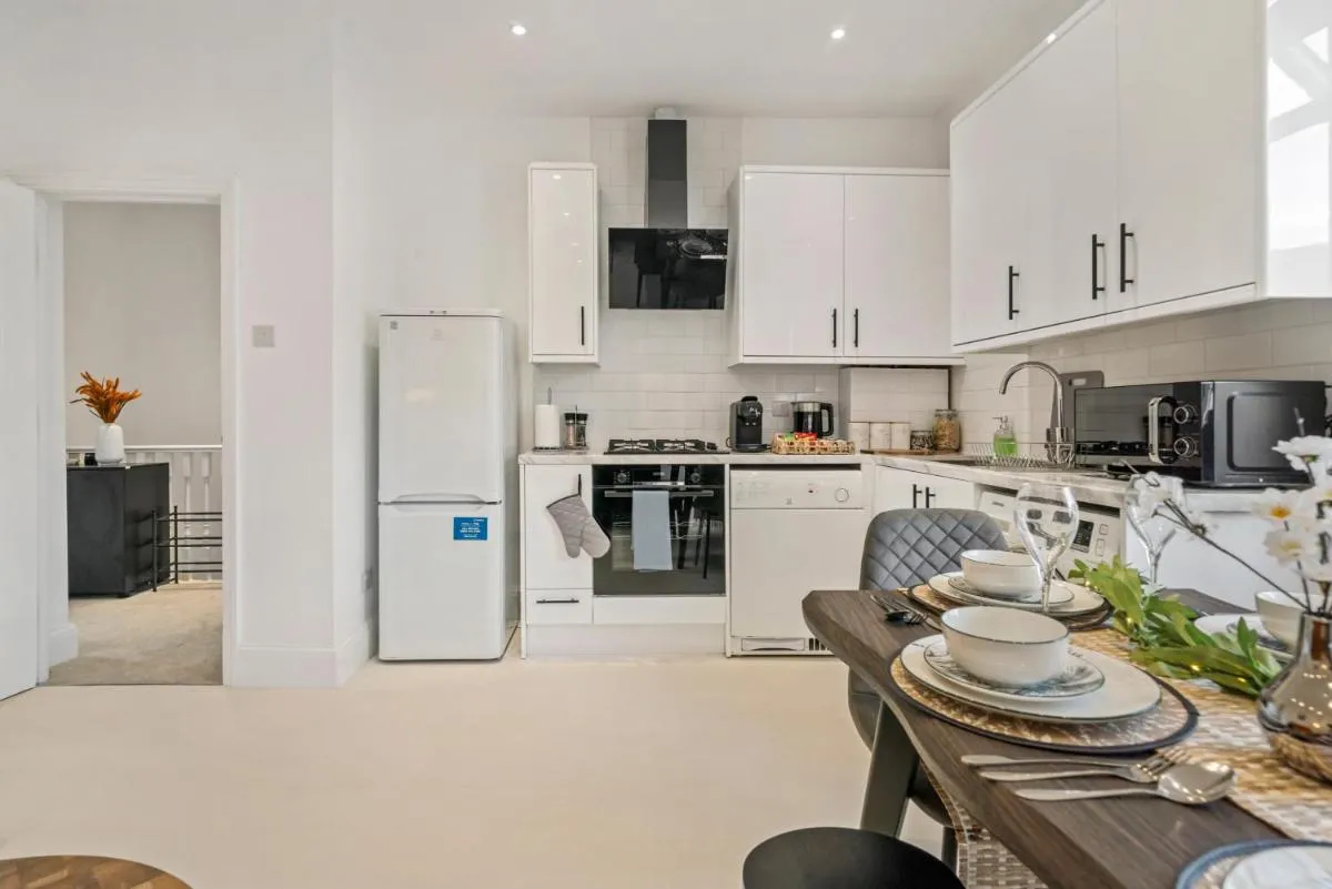 Image 4 of London Wembley Luxury Stay 2BR Apartment next to stadium with Free Parking