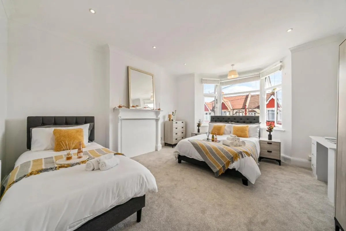 Image 2 of London Wembley Luxury Stay 2BR Apartment next to stadium with Free Parking