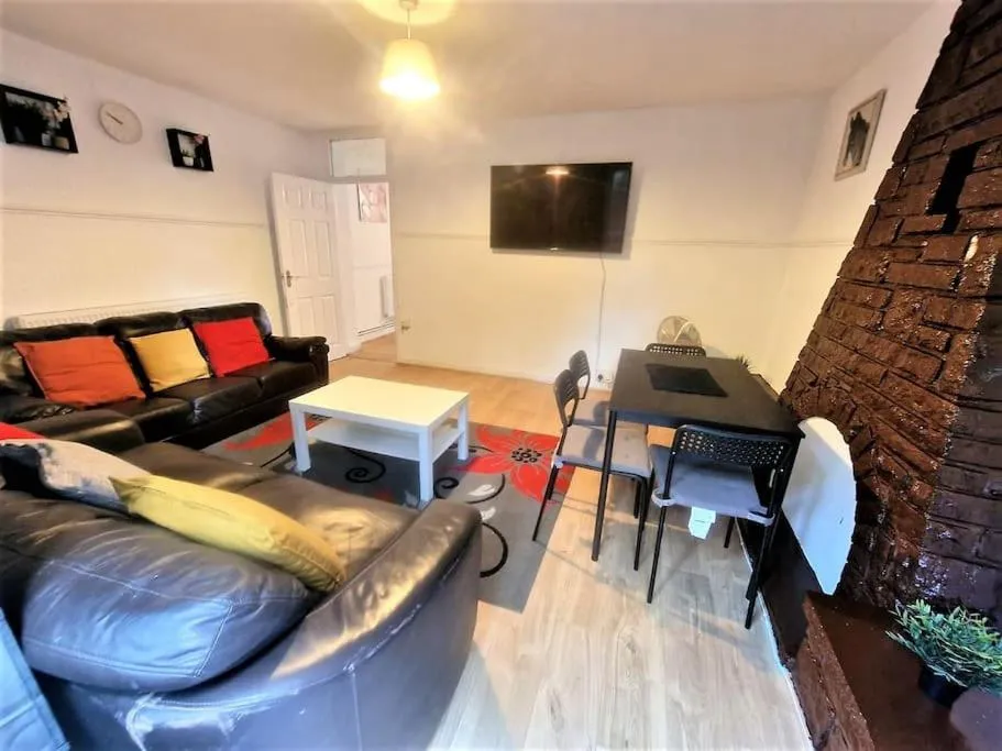 Image 5 of London Zone 1, 3bedroom with a garden