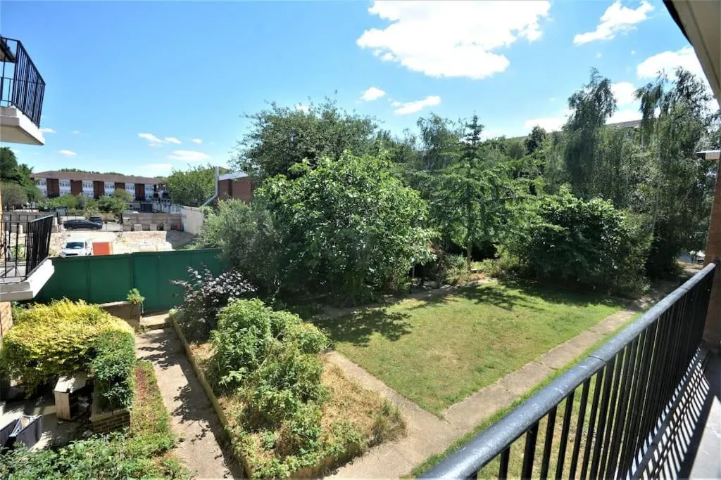 Image 5 of London Zone 2 Two Bedroom Apartment