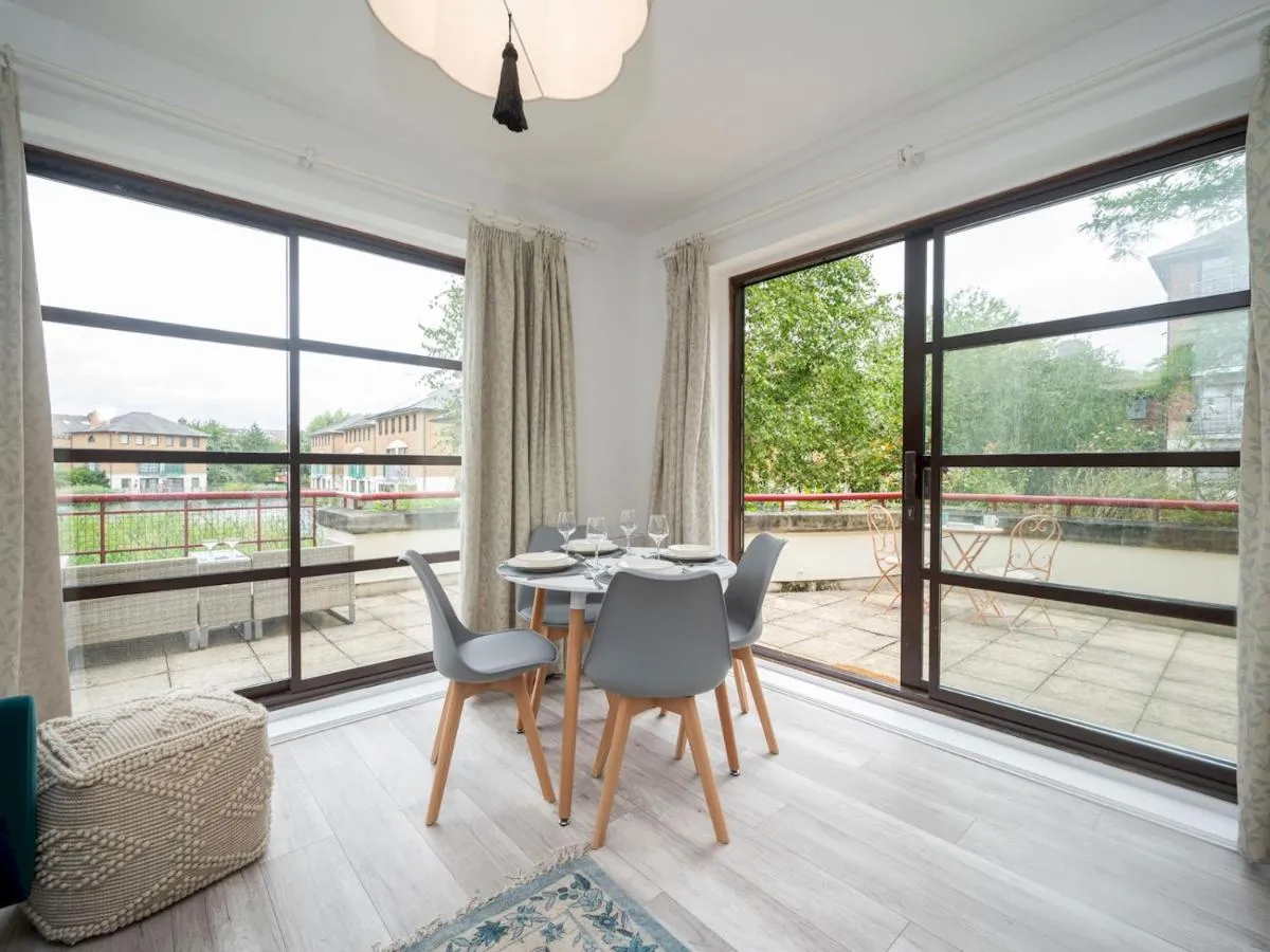 Image 4 of London apartment – Waterfront Terrace Parking – Pass the Keys
