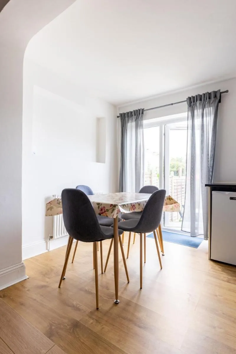 Image 5 of London flat near Wembley, self check in, garden