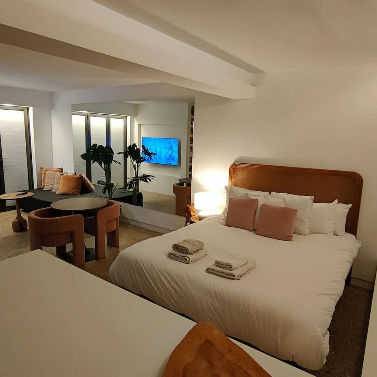 Image 3 of London loft by let it b travel