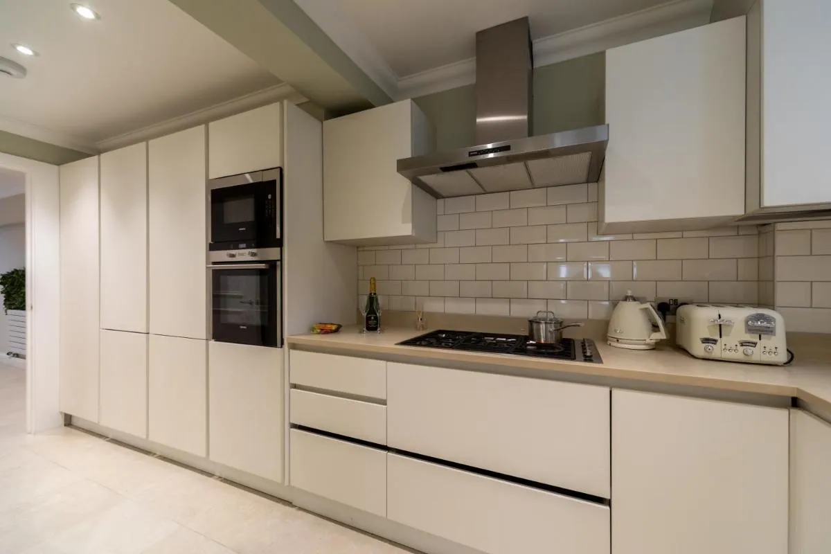 Image 4 of London luxury 3BD 3BTH Knightsbridge, Chelsea Lower Ground Floor Flat