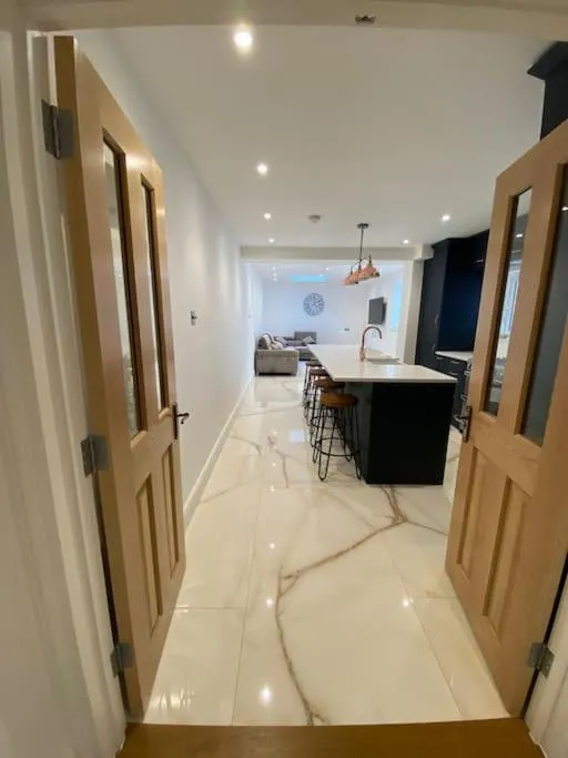Image 4 of Londons Luxury pad