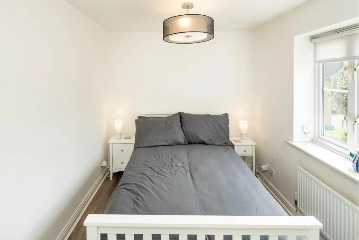 Image 5 of Loughton Hideaway: Cozy 1BD Near Tube & Nature