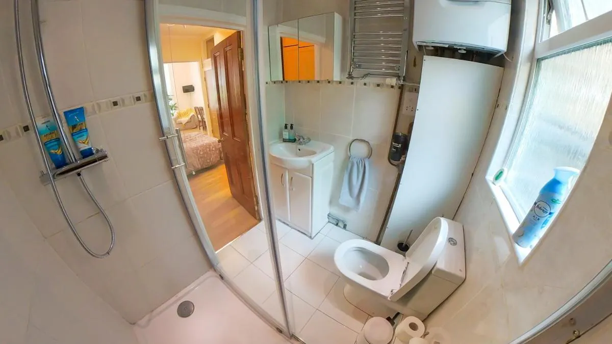 Image 3 of Lovely&Bright Studio Flat Close to Central London