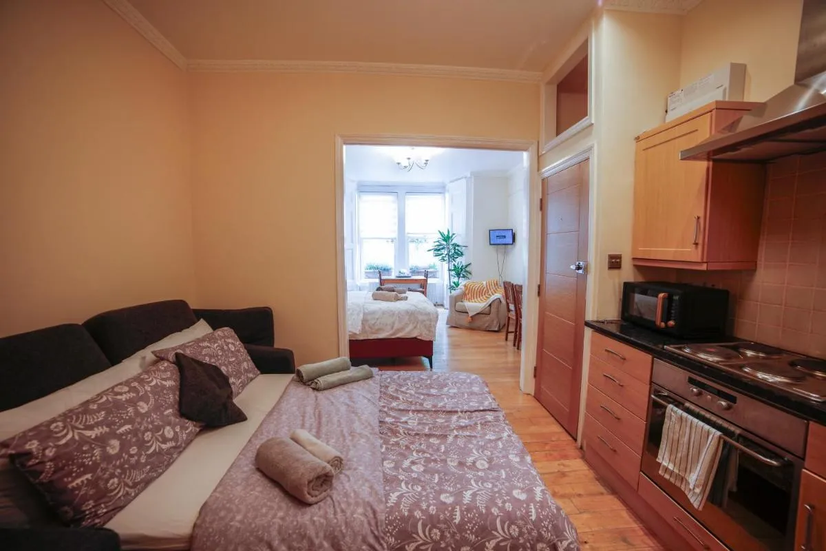 Image 4 of Lovely&Bright Studio Flat Close to Central London