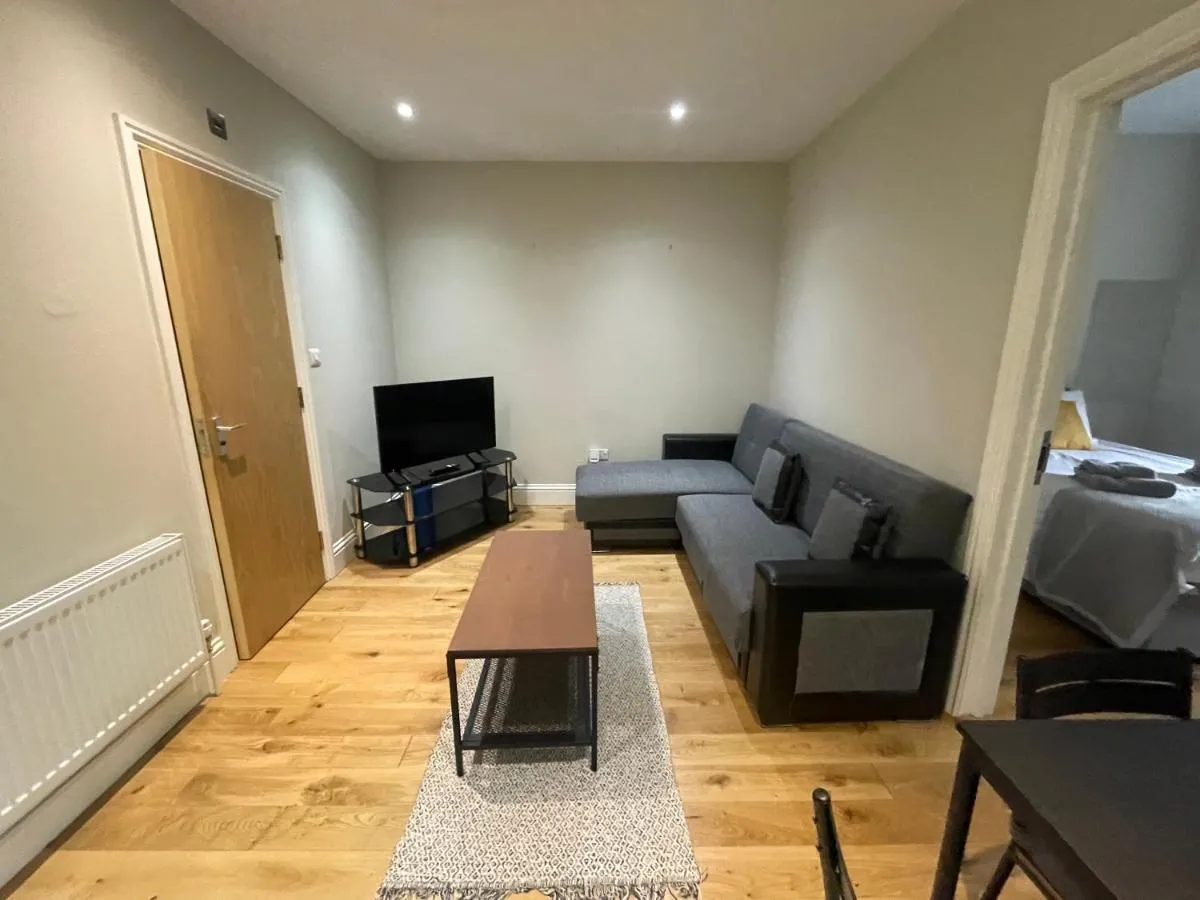 Image 5 of Lovely 1 bedroom apartment with on street parking