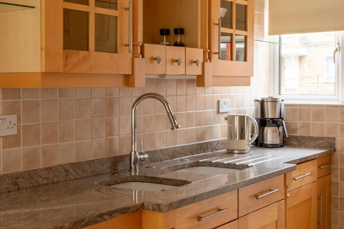 Image 3 of Lovely 2BR in peaceful Hampstead, NW London