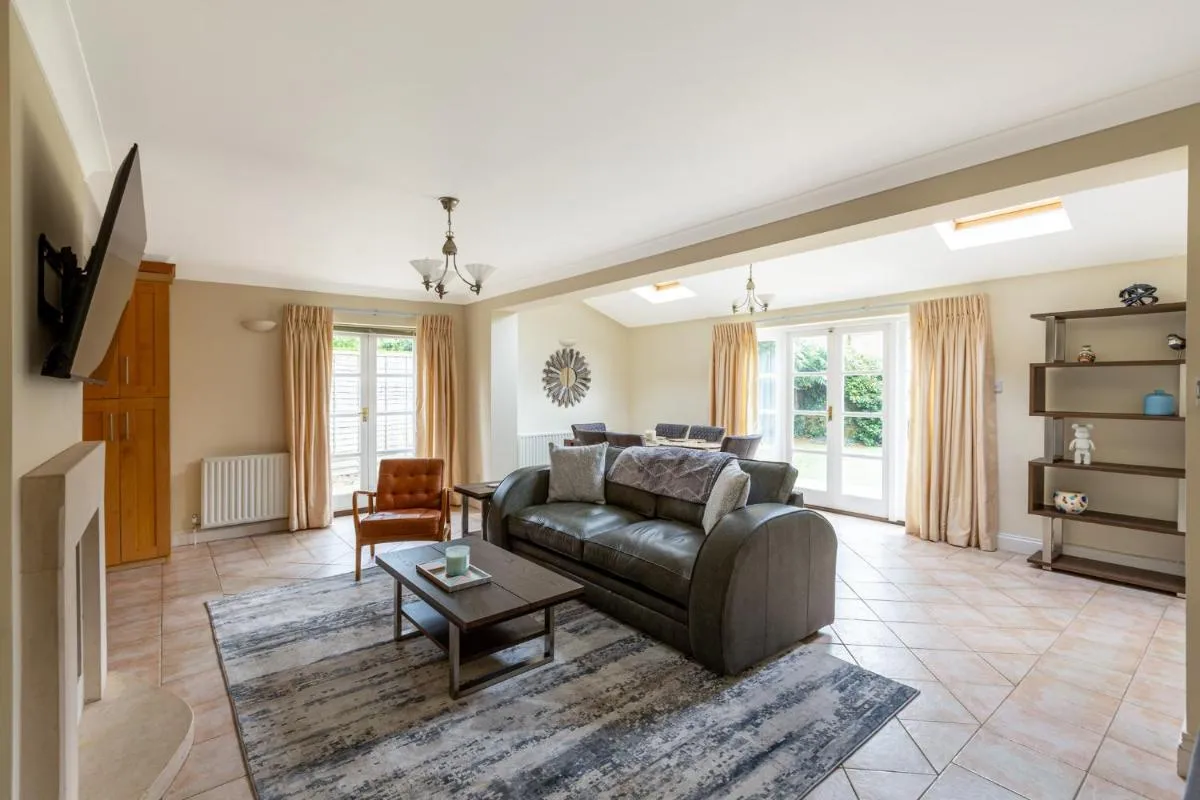 Image 5 of Lovely 2BR in peaceful Hampstead, NW London