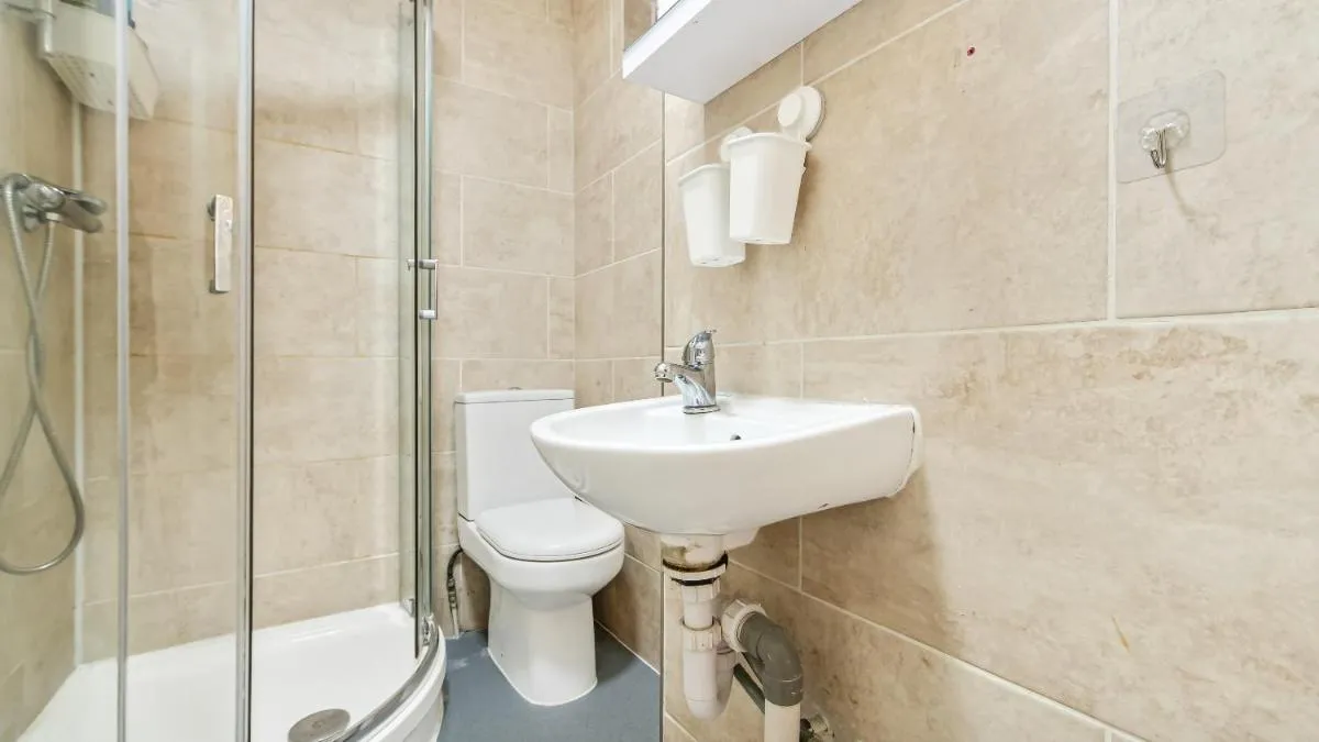 Image 5 of Lovely 2 Bedrooms Flat Next to The Station