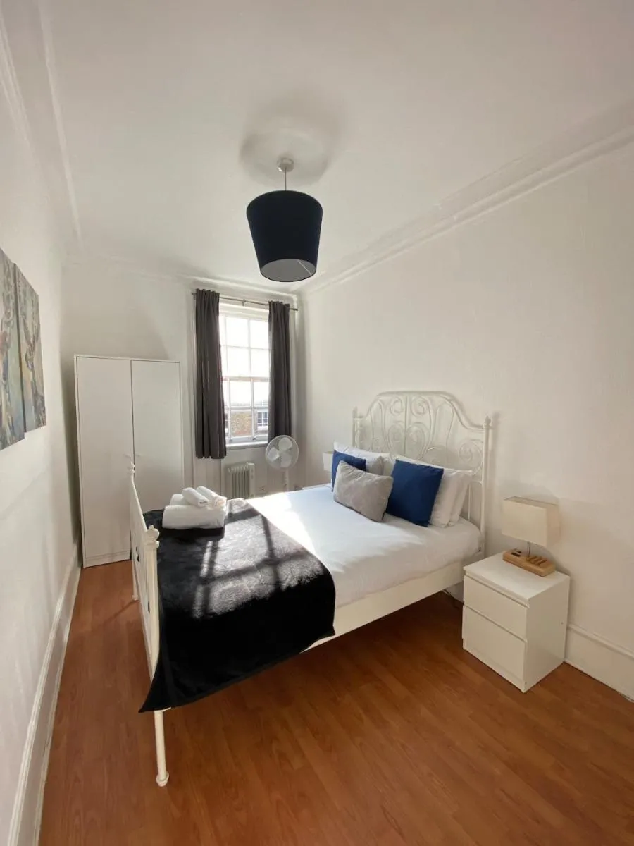 Image 5 of Lovely 2 bed flat in SOHO!