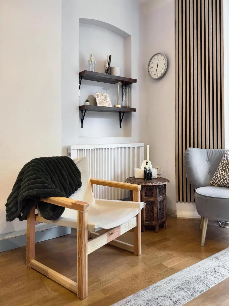 Image 4 of Lovely 2 bedroom Garden Flat apartment in West Kensington