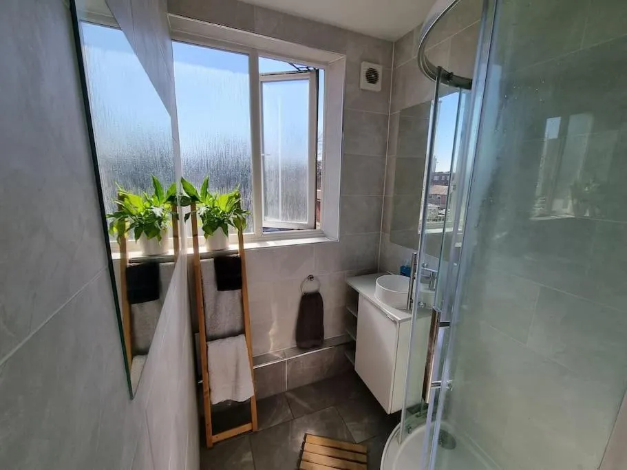 Image 3 of Lovely 2 bedroom flat in North West London